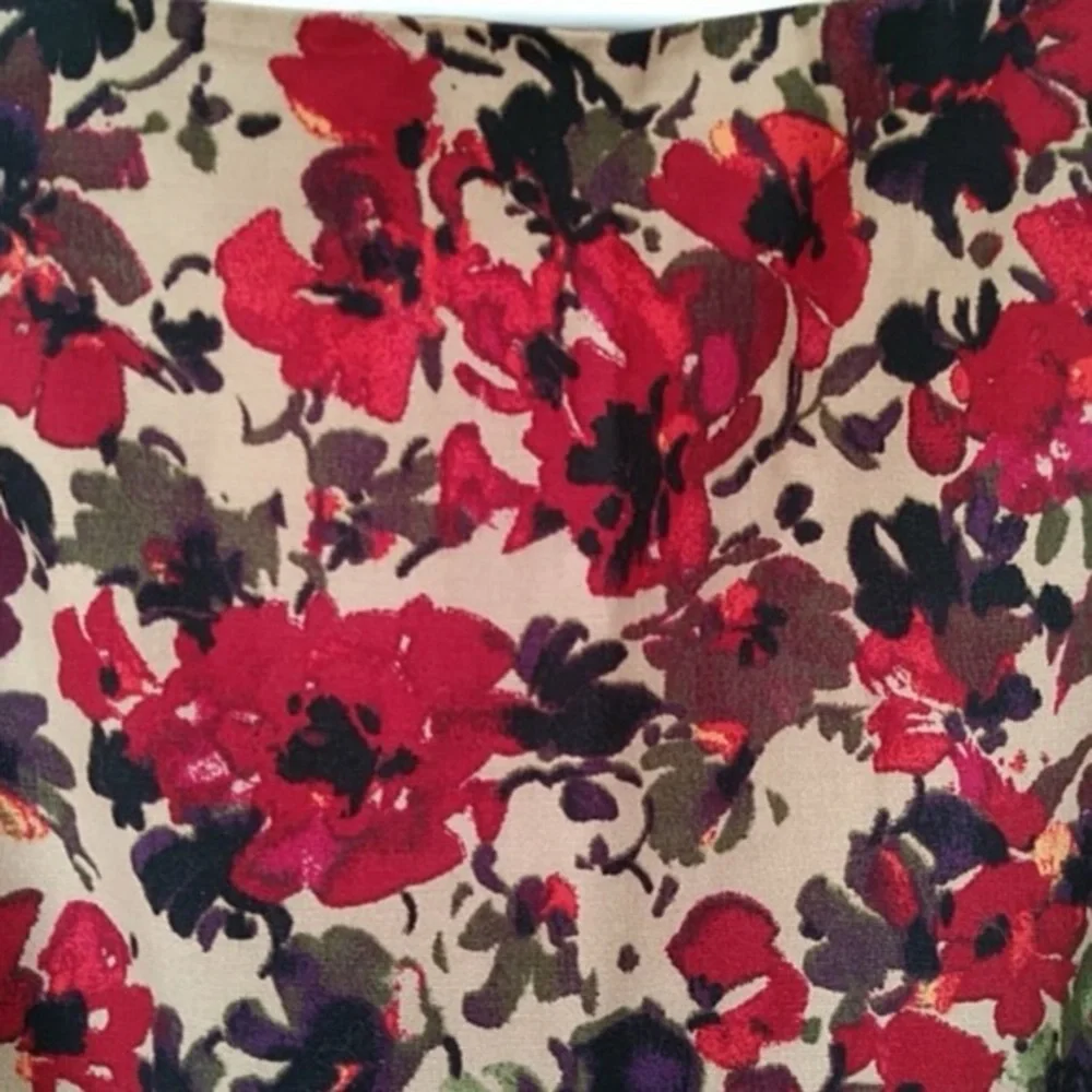 NWT Talbots Petite Pencil Skirt, Khaki Tan, Red & Purple Floral Print, size 6P - Picture 3 of 8